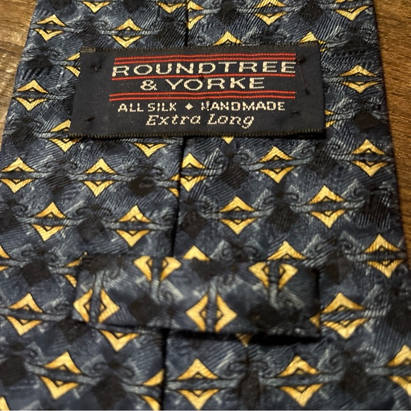 Men’s Neck Tie by Roundtree & Yorke multicolor Geometric NWOT 100 American Sewn - Picture 4 of 4